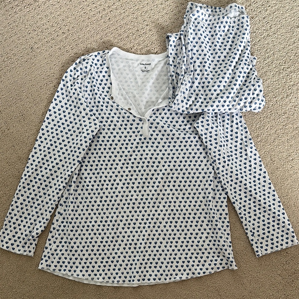 Roller Rabbit Blue and White Pajama Set with Geometric Pattern